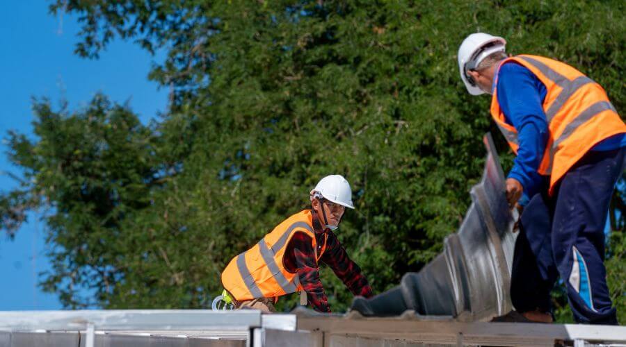 Professional gutter cleaning in McGrady, NC